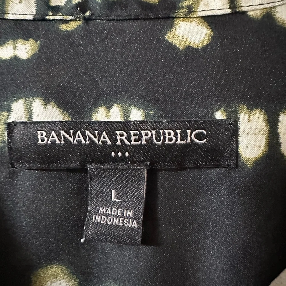 Banana Republic Black and Cream Patterned Blouse- Large - Picture 4 of 4